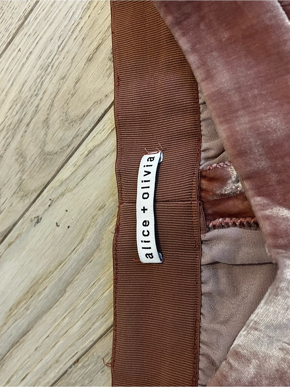 Alice + Olivia Dusty Pink Silk Velvet Palazzo Pants - Picture 7 of 7
